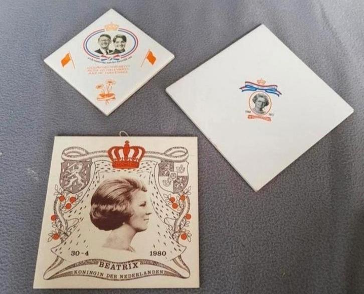 Koningshuis Tegeltjes - Beatrix & Meer, Antiek en Kunst, Antiek | Wandborden en Tegels, Ophalen of Verzenden