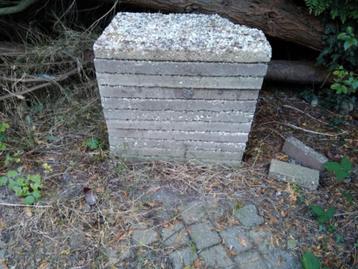 Gratis Tuintegels. Geheel gratis af te halen beschikbaar voor biedingen