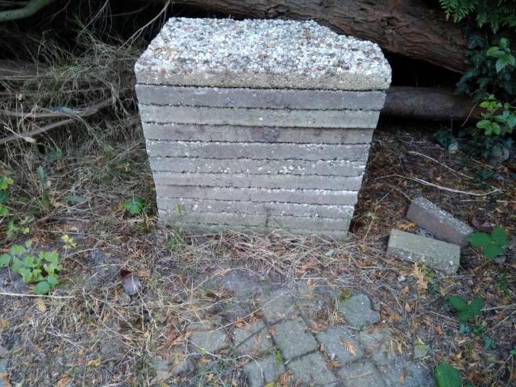 Gratis Tuintegels. Geheel gratis af te halen, Tuin en Terras, Tegels en Klinkers, Gebruikt, Terrastegels, Beton, Ophalen of Verzenden