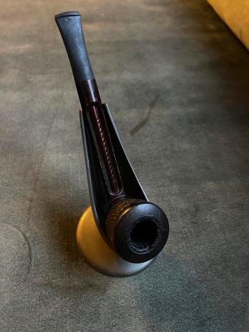 Vintage Pijp met Standaard beschikbaar voor biedingen