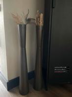 2 leuke khaki leger groene vazen met deco, Ophalen of Verzenden, Groen, Glas, Minder dan 50 cm