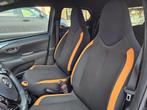 Toyota Aygo 1.0 VVT-i TeamNL | JBL | Bitone, Voorwielaandrijving, Stof, Gebruikt, Euro 6