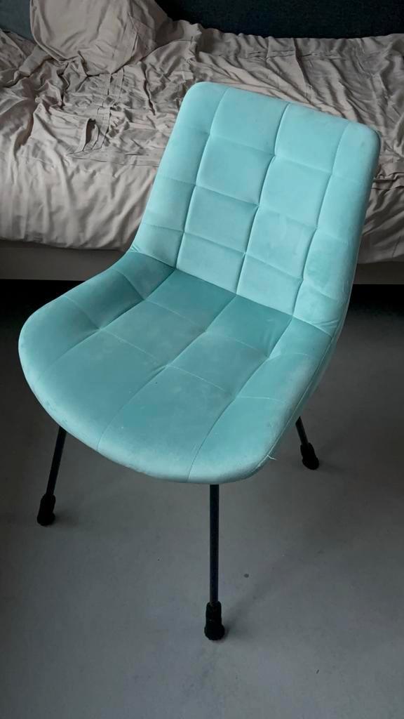 Lichtblauwe Velours Stoel, Huis en Inrichting, Stoelen, Zo goed als nieuw, Eén, Stof, Blauw, Ophalen