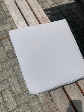 Zitkussens  beschikbaar voor biedingen