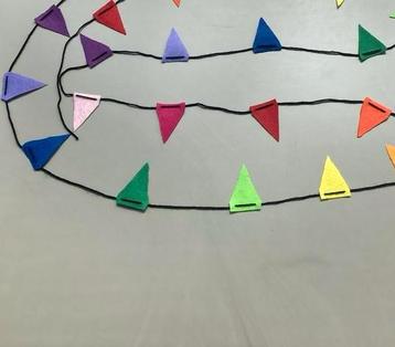 Mini vlaggetjes, slinger multicolor. 4,20m. beschikbaar voor biedingen