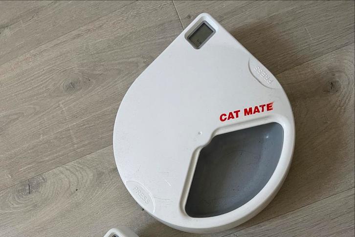 Automatische voerbak, Dieren en Toebehoren, Kattenvoerbakken en Drinkbakken, Zo goed als nieuw, Automatisch, Ophalen of Verzenden