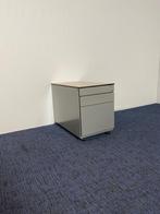 1 x Ladeblok Ahrend, aluminium, H 57 x B 42,5 x D 76 cm.