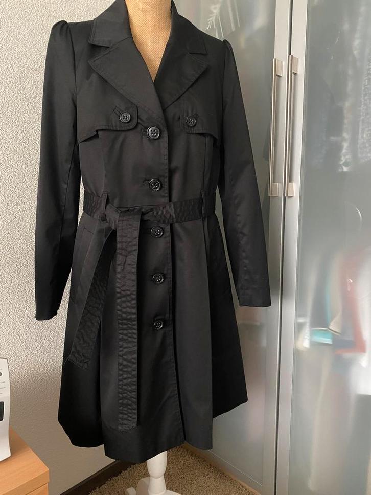 Super mooie Zwarte Trenchcoat maat 38/40 zie beschrijving, Kleding | Dames, Jassen | Zomer, Zo goed als nieuw, Maat 38/40 (M)
