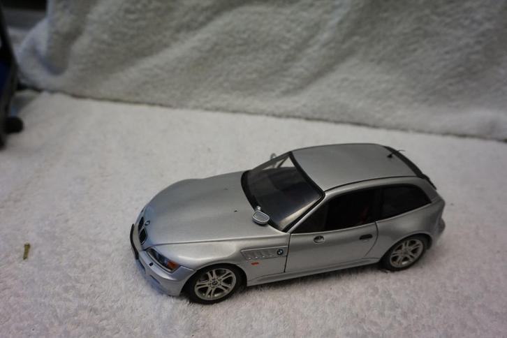 BMW Z3 coupé  1:18 UT-modellen, Hobby en Vrije tijd, Modelauto's | 1:18, Gebruikt, Auto, UT Models, Ophalen of Verzenden