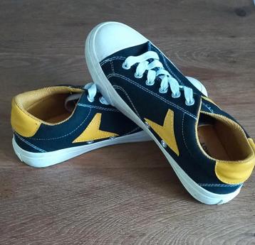 Sneakers van Wilson mt.38 beschikbaar voor biedingen