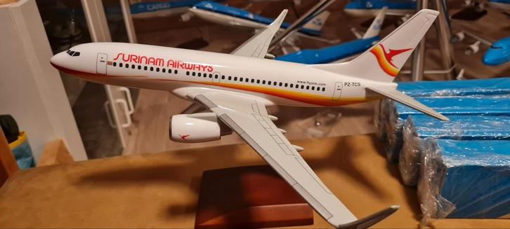 Surinam Airways Boeing 737 Modelvliegtuig Schaal 1.100, Verzamelen, Luchtvaart en Vliegtuigspotten, Nieuw, Schaalmodel, Ophalen of Verzenden