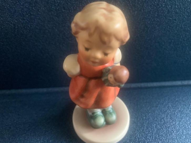 prachtige porseleinen M.J Hummel beeldje Kasperle ist Da, Verzamelen, Beelden en Beeldjes, Nieuw, Hummel, Ophalen of Verzenden