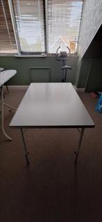 Camping tafel, Ophalen