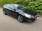 Volvo V60 1.6 T4 aut, Gebruikt, 4 cilinders, Zwart, 1600 kg