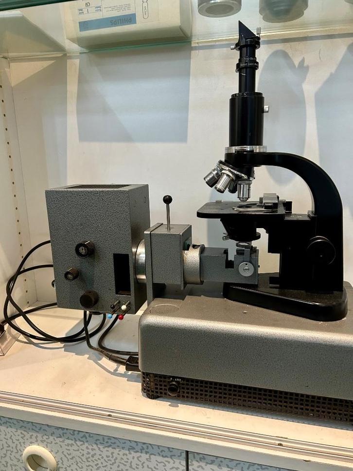 Leitz projectie microscoop  uniek exemplaar 550 euro, Audio, Tv en Foto, Optische apparatuur | Microscopen, Minder dan 400x, Ophalen of Verzenden