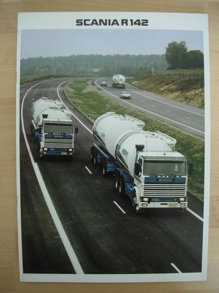 Scania R142 Brochure 1982 - R 142 V8, Boeken, Auto's | Folders en Tijdschriften, Zo goed als nieuw, Overige merken, Ophalen