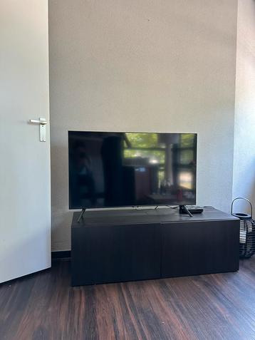 Zwarte tv kast