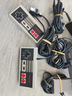 NES set met 2 controllers en 2 games, Spelcomputers en Games, Spelcomputers | Nintendo NES, Met 2 controllers, Ophalen of Verzenden