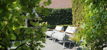 Robuuzt luxe loungeset  beschikbaar voor biedingen