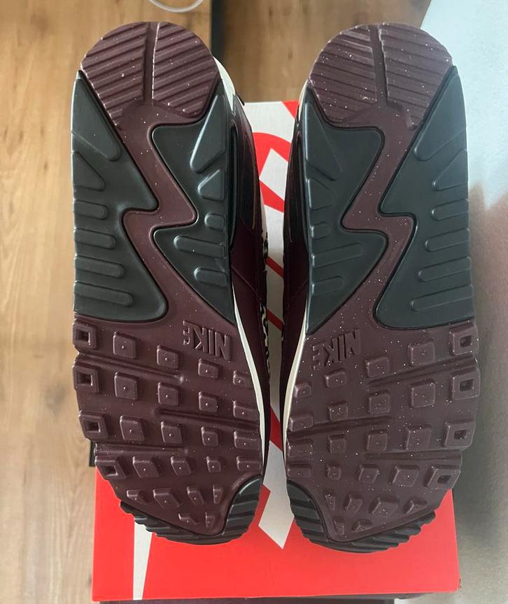 Nike Air Max 90 Maroon Leopard Maat 43, Kleding | Heren, Schoenen, Nieuw, Sneakers of Gympen, Overige kleuren, Ophalen of Verzenden