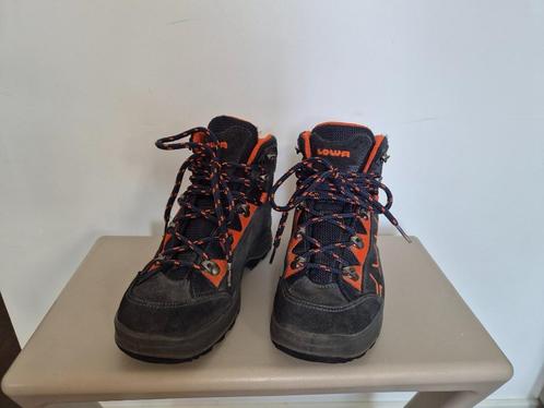 Lowa bergschoenen maat 32, Sport en Fitness, Bergsport en Wandelen, Zo goed als nieuw, Schoenen, Ophalen of Verzenden