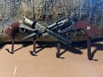 Rek met revolvers (kunststof), Verzamelen, Beelden en Beeldjes, Ophalen of Verzenden, Nieuw, Dier