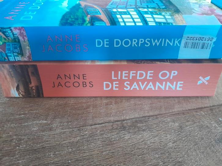 Anne Jacobs Liefde op de savanne en De dorpswinkel, Boeken, Romans, Zo goed als nieuw, Ophalen of Verzenden