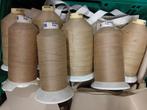 7 Klossen Garen Beige - Naaigaren, Hobby en Vrije tijd, Naaien en Fournituren, Ophalen of Verzenden, Onbekend, Onbekend, Onbekend