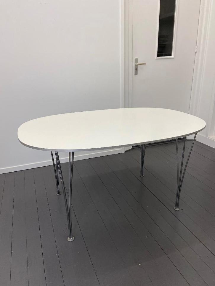 Tafel Fritz Hansen Superellipse B612, Huis en Inrichting, Tafels | Eettafels, Gebruikt, 50 tot 100 cm, 100 tot 150 cm, Vier personen