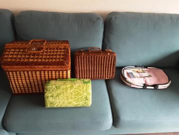 Picknick manden en andere accessoires  beschikbaar voor biedingen