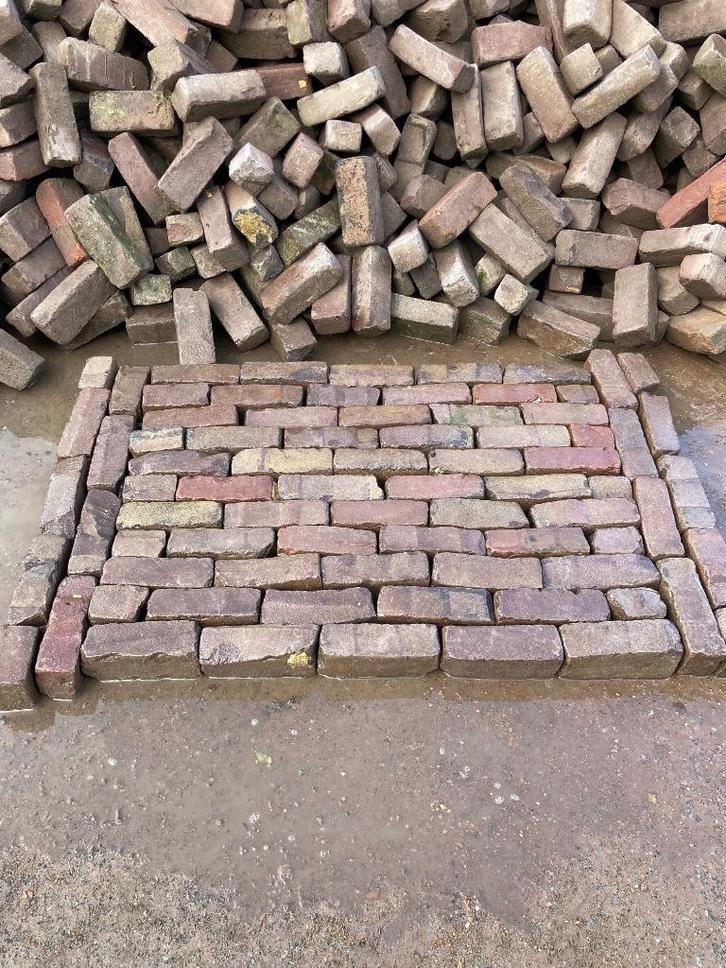 Goedkoop oud gebakken dikformaat klinkers op pallets, Tuin en Terras, Tegels en Klinkers, Gebruikt, Klinkers, Keramiek, 10 m² of meer
