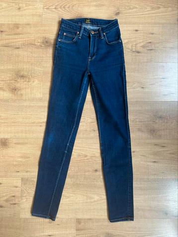 Prachtige Lee jeans beschikbaar voor biedingen