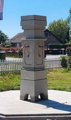 Kolossale dorpspomp pilaar, Ophalen, Nieuw, Beton, Waterornament