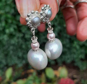 Oorbellen Celine shellparel-parel-swarovski steker zilver beschikbaar voor biedingen