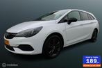 Opel Astra Sports Tourer 1.2 Design & Tech, Donker glas, PDC, Voorwielaandrijving, 65 €/maand, Stof, Gebruikt