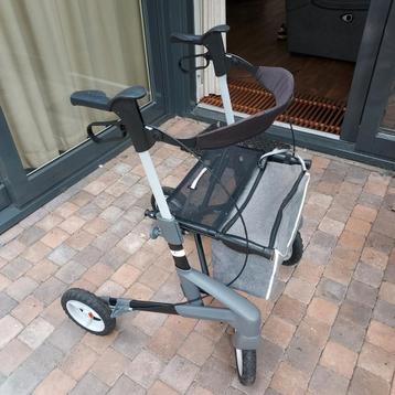 Topro rollator met zitje en leuning beschikbaar voor biedingen