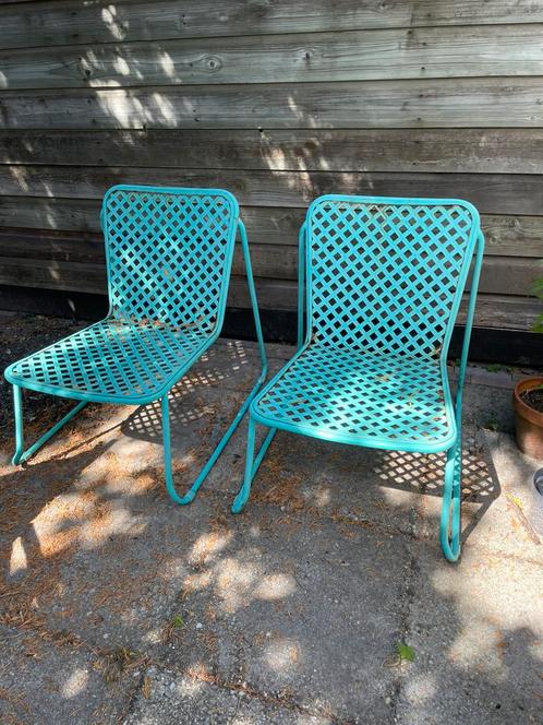 Twee solide turquoise loungestoel tuinstoelen, Tuin en Terras, Tuinstoelen, Gebruikt, Metaal, Ophalen
