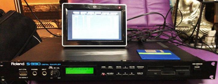 Roland S330 Vintage 1988 Sampling Module+mini monitor, Muziek en Instrumenten, Keyboards, 61 toetsen, Roland, Ophalen