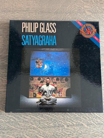 3 LP box: Philip Glass - Satyagraha beschikbaar voor biedingen
