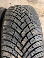 2x 215 55 17 winterbanden hankook 1500 km oud!, Ophalen, 215 mm, 17 inch, Winterbanden