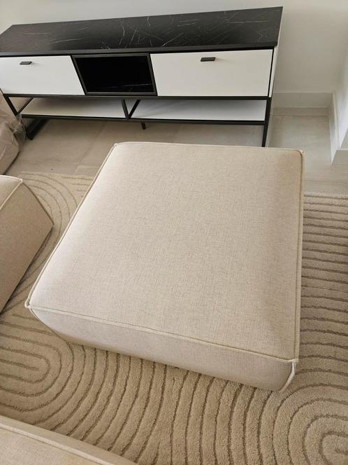 Poef Westwing Lennon beige linnenmix, Huis en Inrichting, Banken | Sofa's en Chaises Longues, Zo goed als nieuw, Ophalen