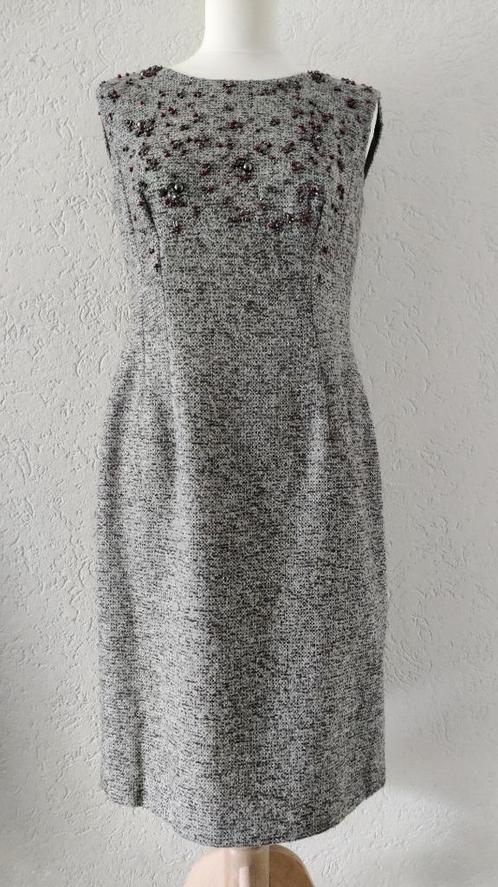 Escada jurk overgooier bruin/grijs gemêleerd met versiering, Kleding | Dames, Jurken, Zo goed als nieuw, Maat 38/40 (M), Grijs