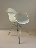 6x originele witte Vitra DAR stoelen in goede staat, Huis en Inrichting, Stoelen, Ophalen, Gebruikt, Wit, Metaal