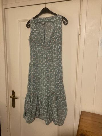 Witte jurk met groene rondjes van ART Amsterdam, maat M beschikbaar voor biedingen