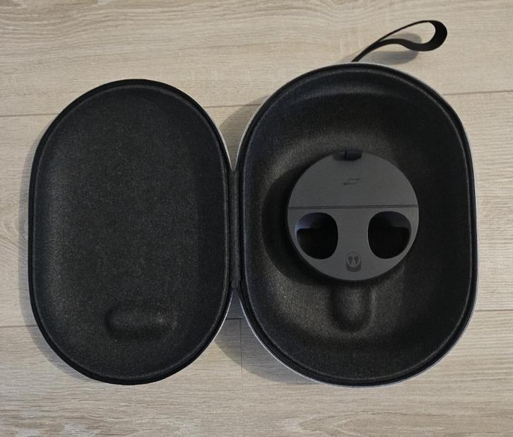 Meta Quest 3-draagkoffer (Meta origineel, groot), Spelcomputers en Games, Virtual Reality, Zo goed als nieuw, Overige platformen