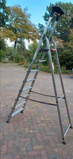 Altrex trap D 808, Doe-het-zelf en Verbouw, Ladders en Trappen, Ophalen, Zo goed als nieuw, Minder dan 2 meter