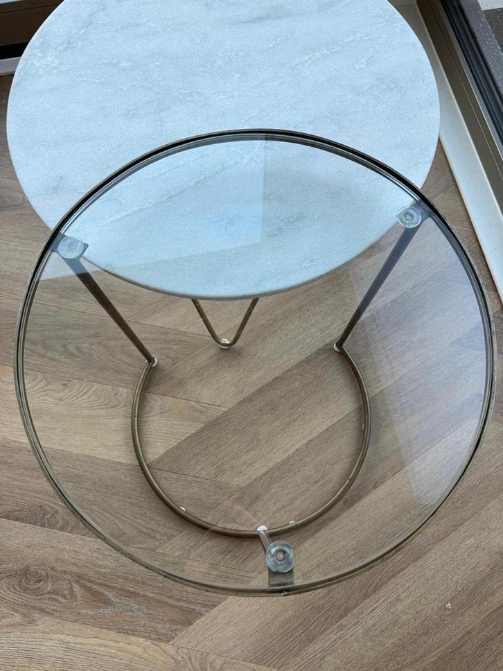 Sissy Boy bijzettafels: marmer en messing met glas, Huis en Inrichting, Tafels | Bijzettafels, Gebruikt, Rond, 45 tot 60 cm, Minder dan 55 cm
