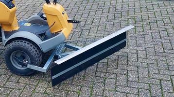 PB Sneeuwschuif passend aan Stiga of Husqvarna frontmaaier beschikbaar voor biedingen