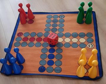 XXL Mens-erger-je-niet bordspel spel  1x1 meter | pion 20 cm beschikbaar voor biedingen