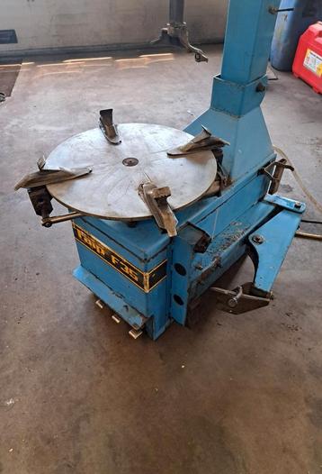 Faip F35 bandendemonteer apparaat beschikbaar voor biedingen